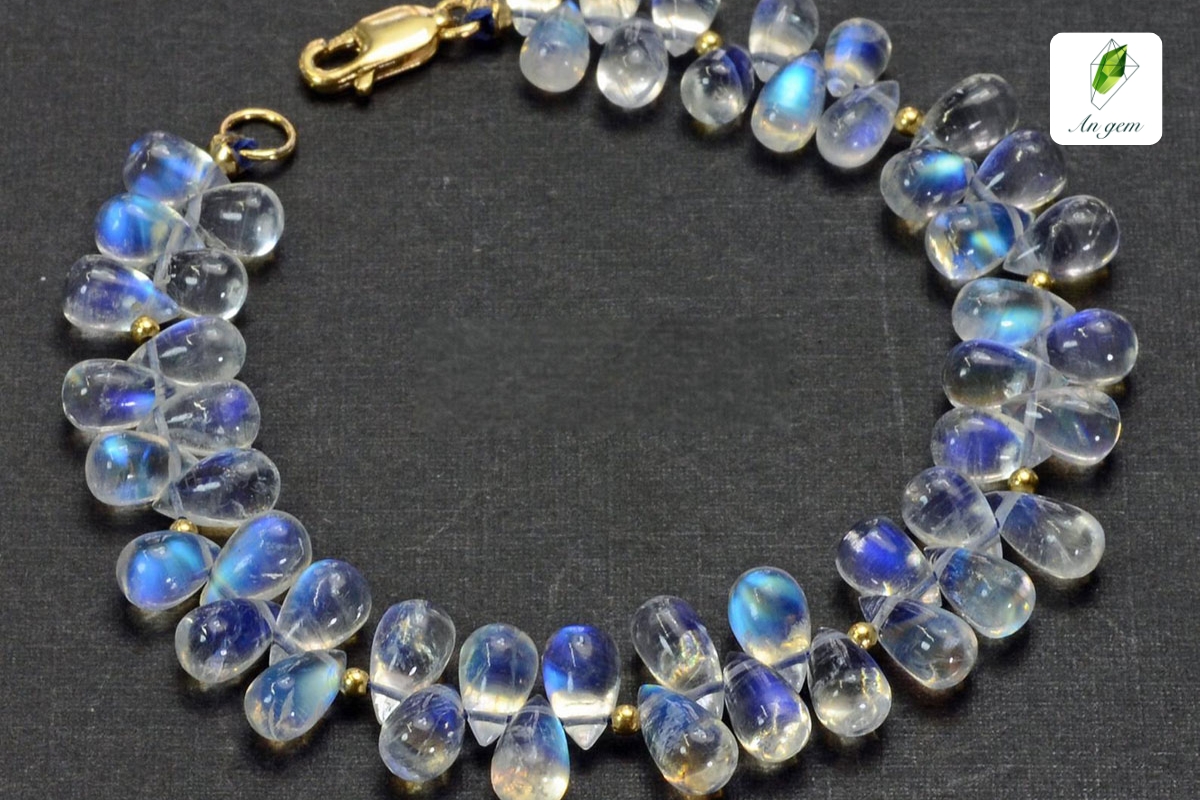 Đá Moonstone: Ý nghĩa và công dụng đặc biệt trong phong thủy