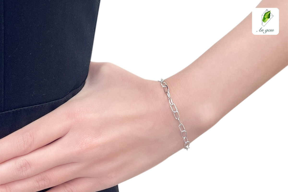 Mệnh Hỏa hợp màu bạc không? Mệnh Hỏa nên dùng màu bạc khi nào?