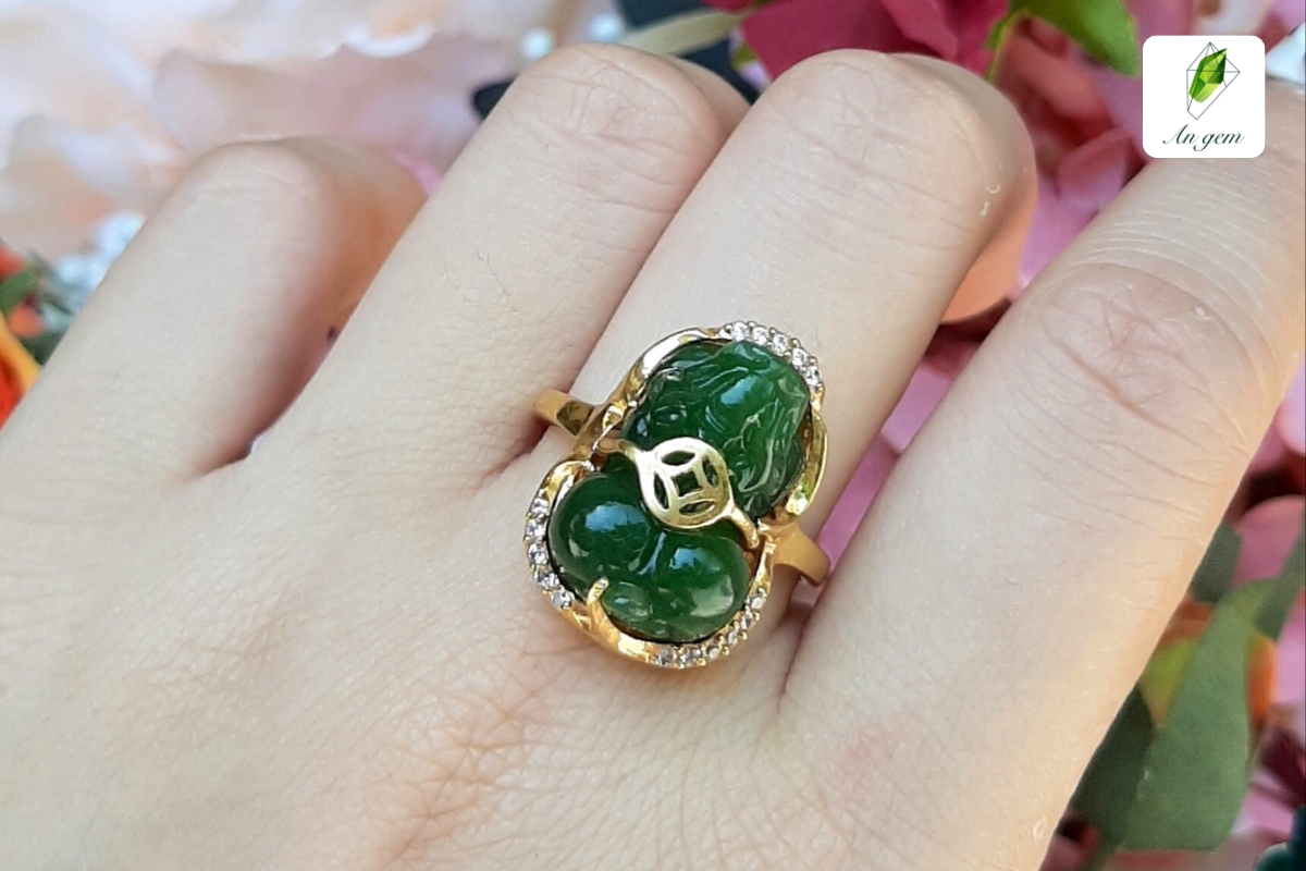 Giải đáp: Mệnh Mộc đeo nhẫn ngón nào?